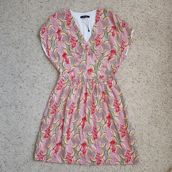 Burton of London V-Neck Red and Gold Floral Printed US Size 6 NWOT - Picture 7 of 11